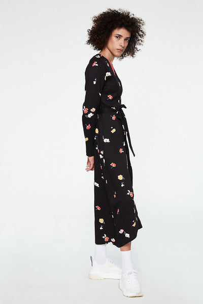 Shop elke wrap dress black & fall flowers by Armedangels on thegreenlabels.com
