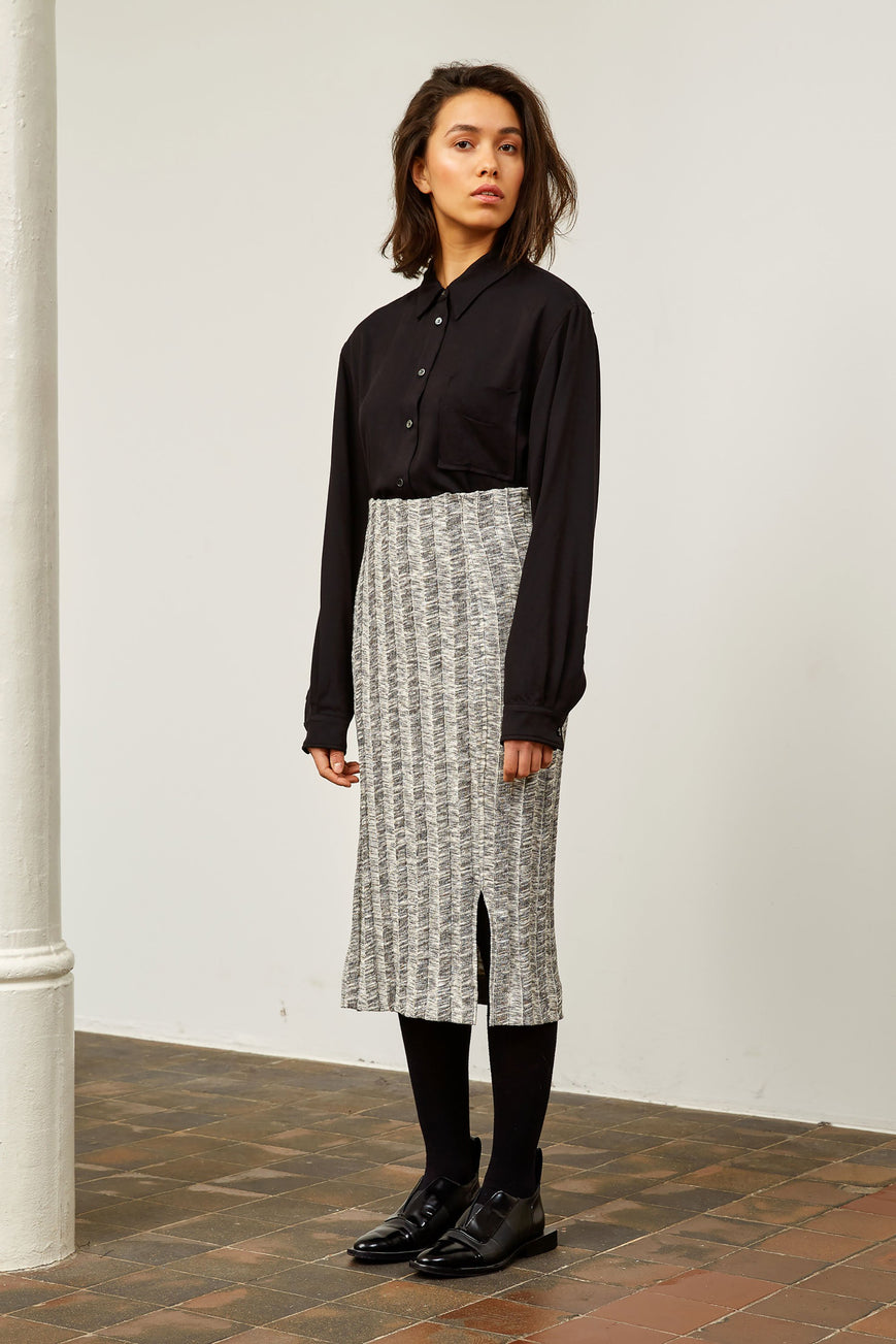Shop ilja skirt grey by Frisur on thegreenlabels.com