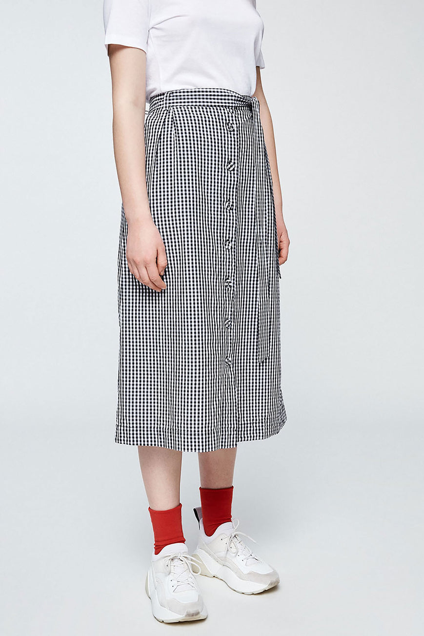 Shop maarielle vichy skirt black by Armedangels on thegreenlabels.com