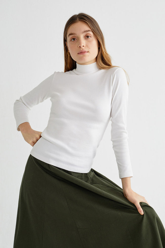 Shop aine rib top white by Thinking Mu on thegreenlabels