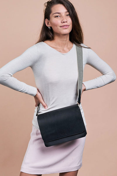 audrey black classic leather by O My Bag on thegreenlabels.com