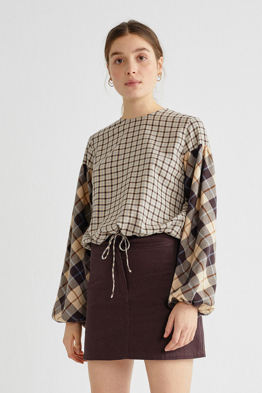 Shop boann blouse combi checks by Thinking Mu at thegreenlabels