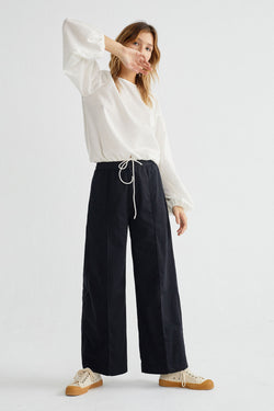 Shop boann blouse white by Thinking Mu at thegreenlabels