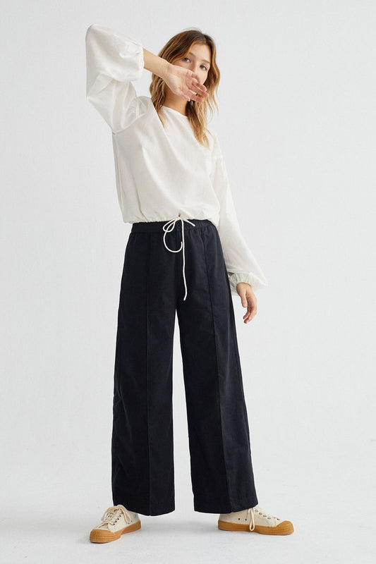 Shop boann blouse white by Thinking Mu at thegreenlabels