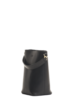 Shop bobbi bucket bag black classic leather by O My Bag at thegreenlabels