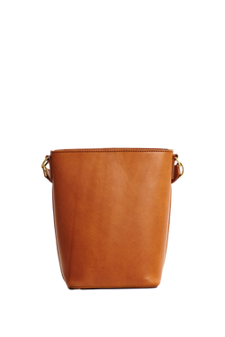 Shop bobbi bucket bag cognac classic leather by O My Bag on thegreenlabels