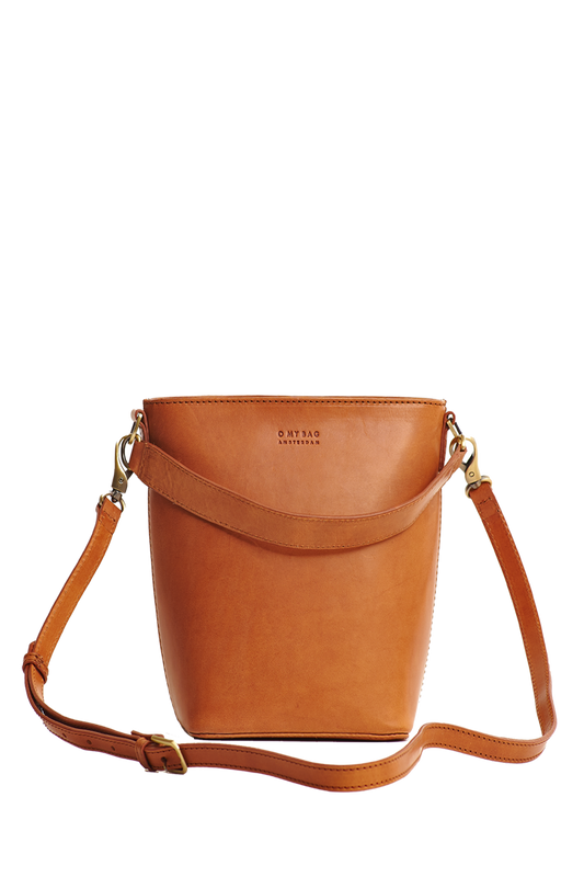 Shop bobbi bucket bag cognac classic leather by O My Bag on thegreenlabels