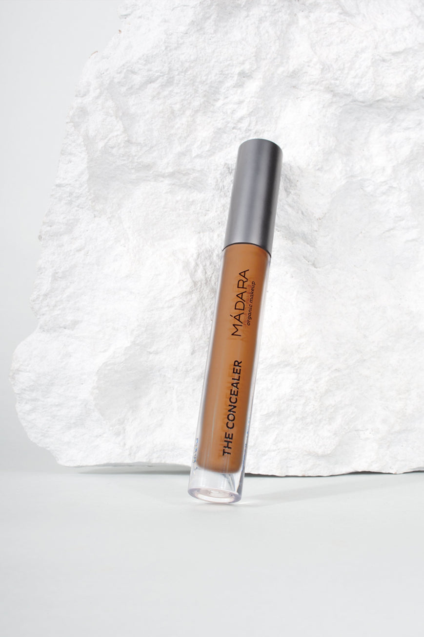 shop concealer hazelnut by Mádara at thegreenlabels