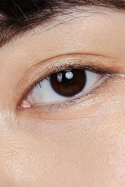 shop concealer honey by Mádara at thegreenlabels