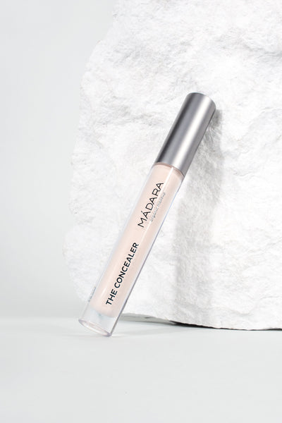 shop concealer vanilla by Mádara at thegreenlabels