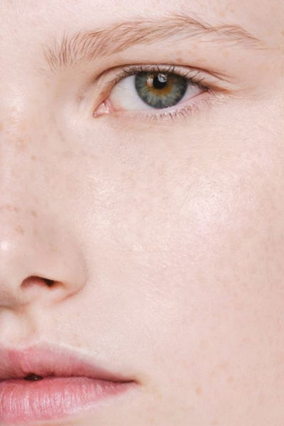 shop concealer vanilla by Mádara at thegreenlabels