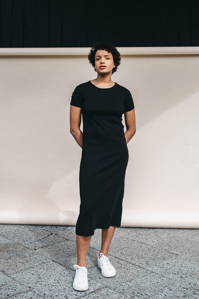 Shop tee dress black by Signe on thegreenlabels