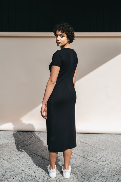 Shop tee dress black by Signe on thegreenlabels