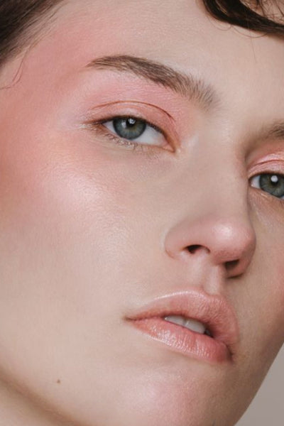 eye & cheeks multi shadow seduction by Mádara on thegreenlabels.com