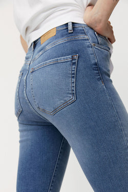 ingaa x stretch high waist skinny jeans sky blue by ARMEDANGELS on Thegreenlabels