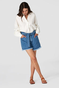 shop alice belted shorts light marble by Kings Of Indigo on thegreenlabels