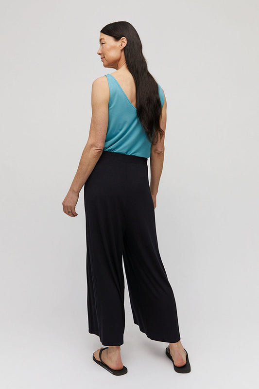 Shop karolinaa black culotte by ARMEDANGELS on thegreenlabels.com