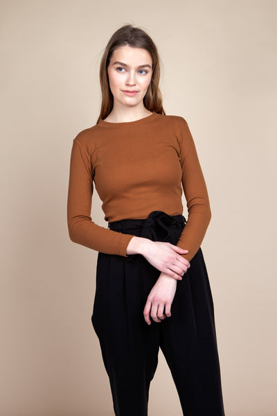 shop flora rib long sleeve brown by Signe at thegreenlabels