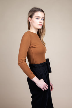shop flora rib long sleeve brown by Signe at thegreenlabels