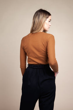 shop flora rib long sleeve brown by Signe at thegreenlabels