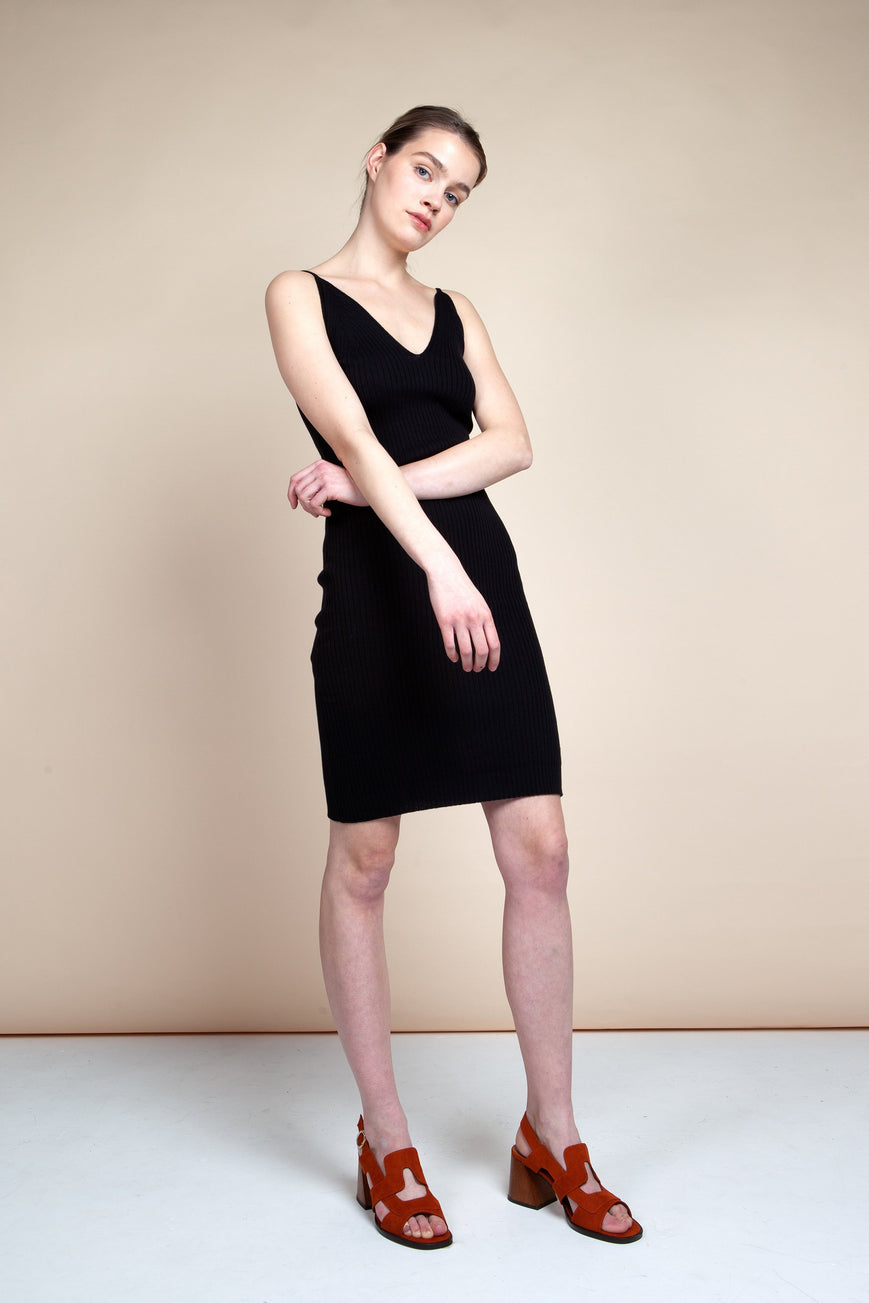 shop knit dress black by Signe at thegreenlabels