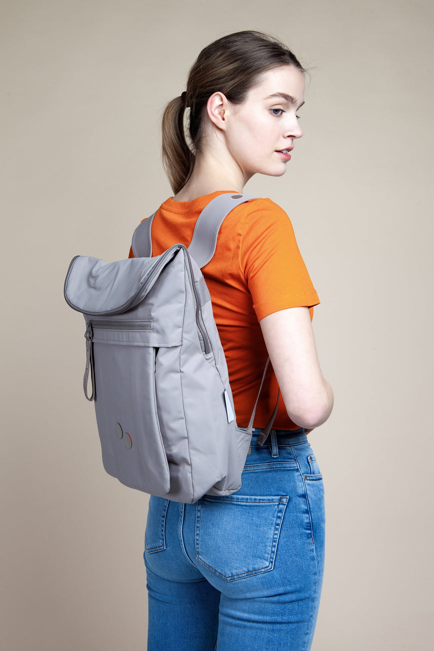 klak backpack cement taupe by pinqponq on thegreenlabels