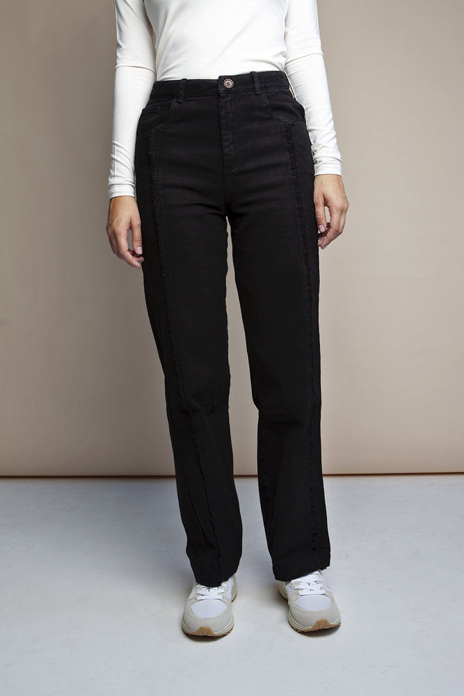 Shop berta jeans black by Signe at thegreenlabels