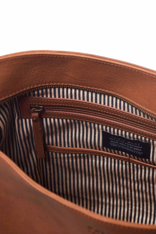 olivia horizontal shopper cognac by O My Bag on thegreenlabels