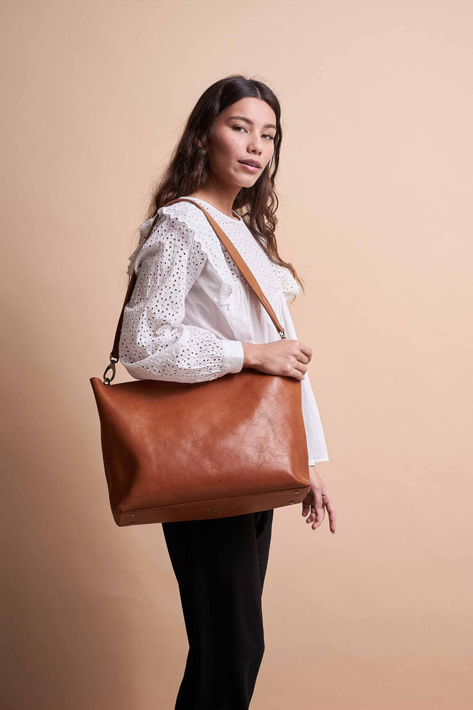olivia horizontal shopper cognac by O My Bag on thegreenlabels