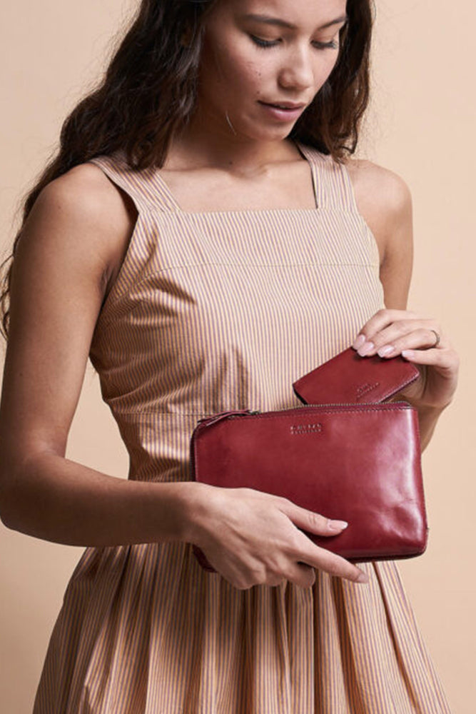 lola ruby classic leather by O My Bag on thegreenlabels.com