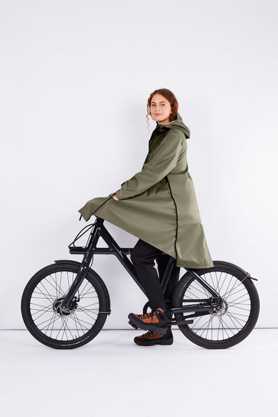 Shop  raincoat original army green by Maium at thegreenlabels