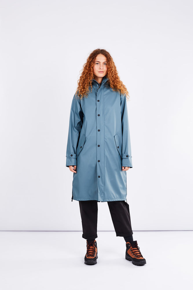 Shop raincoat original blue grey by Maium at thegreenlabels