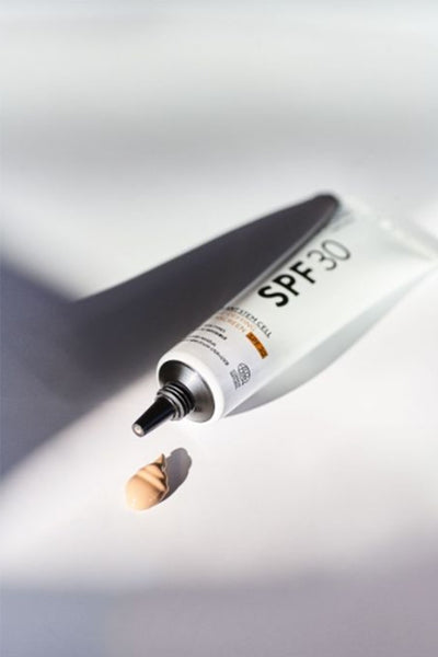 shop age-defying face sunscreen SPF 30 by Mádara at thegreenlabels