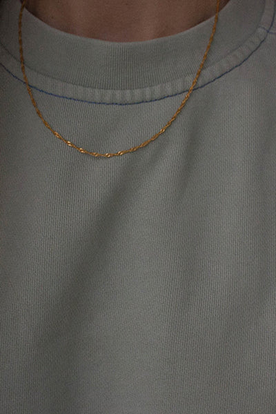 twisted chain necklace gold by Neinties on thegreenlabels