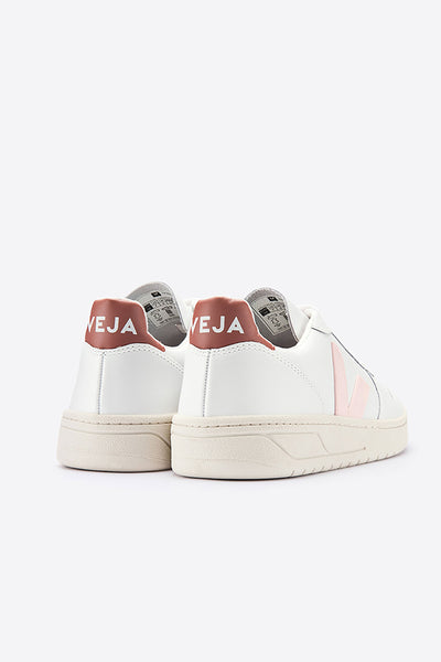 Shop v-10 sneaker extra white petale dried petal by Veja on thegreenlabels.com
