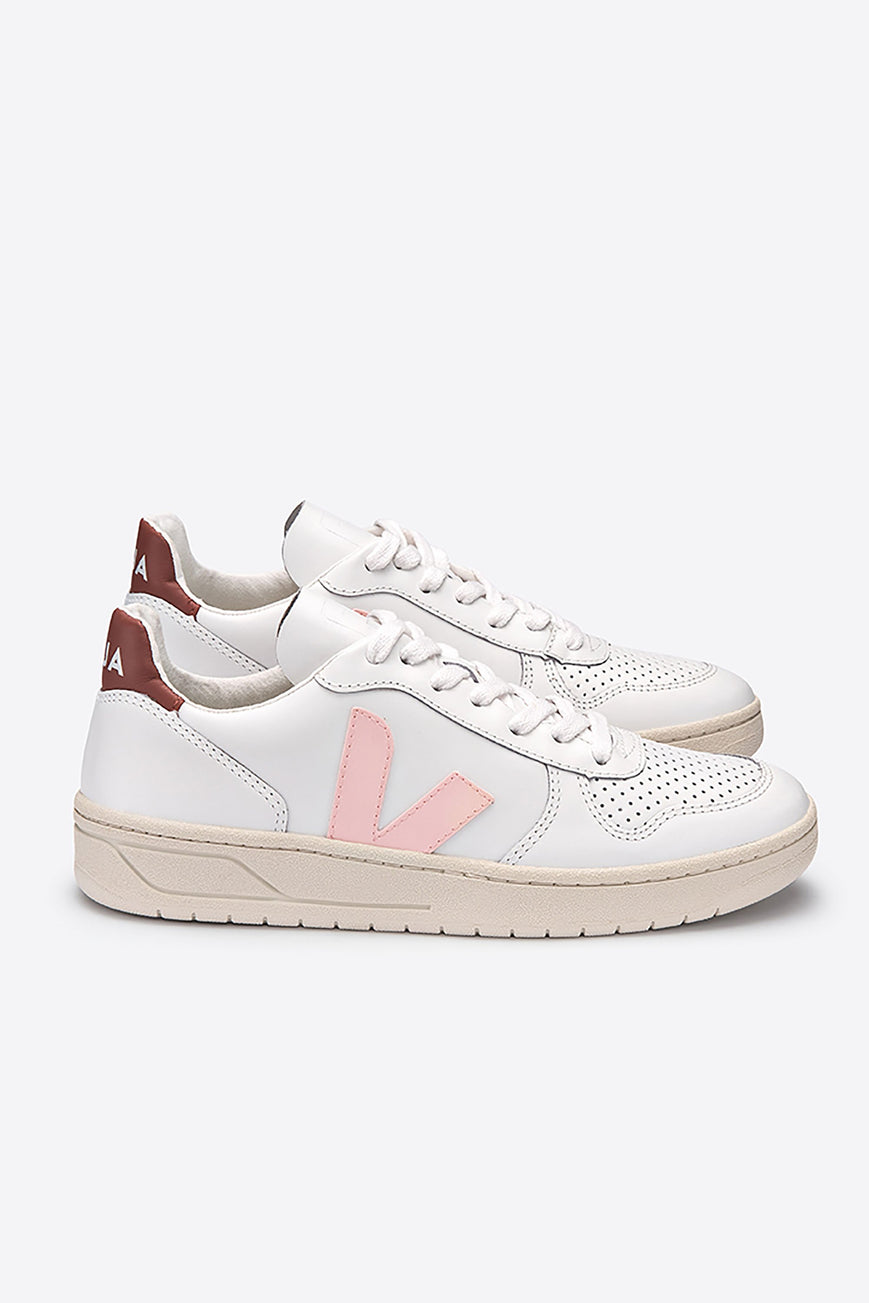 Shop v-10 sneaker extra white petale dried petal by Veja on thegreenlabels.com