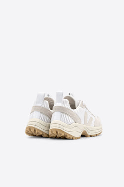 shop venturi white pierre natural sneaker by veja at thegreenlabels