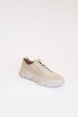 Shop gia sneaker taupe by Collection & Co on thegreenlabels.com