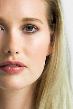 shop arnica concealer latte by Ere Perez at thegreenlabels
