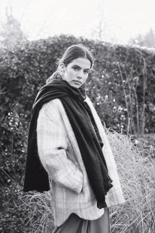 woven scarf black by Alpaca Loca on thegreenlabels