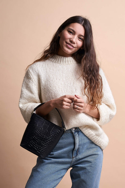  Shop bobbi bucket bag black classic croco leather by O My Bag at thegreenlabels