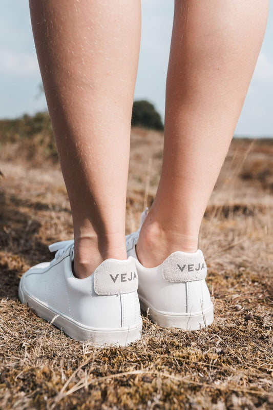 esplar leather sneaker extra white by Veja on thegreenlabels.com