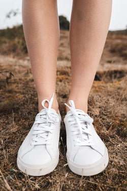 esplar leather sneaker extra white by Veja on thegreenlabels.com