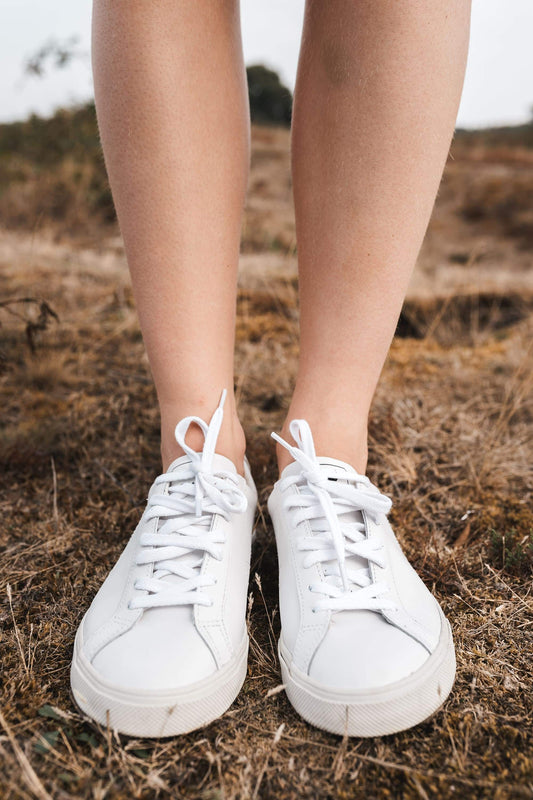 esplar leather sneaker extra white by Veja on thegreenlabels.com