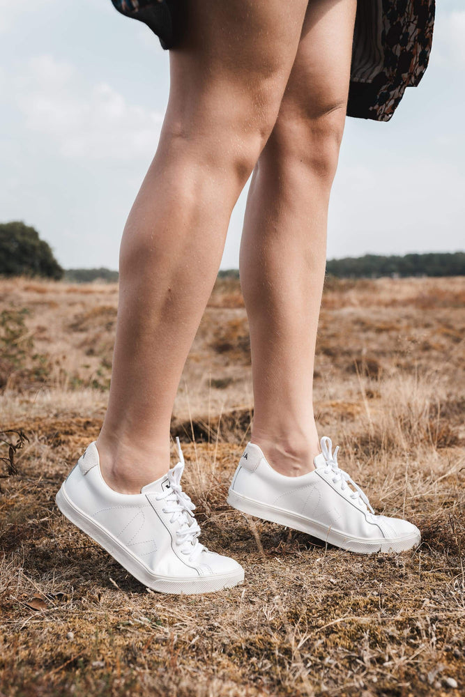 esplar leather sneaker extra white by Veja on thegreenlabels.com