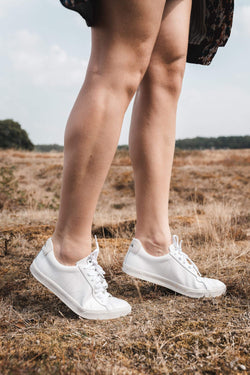 esplar leather sneaker extra white by Veja on thegreenlabels.com