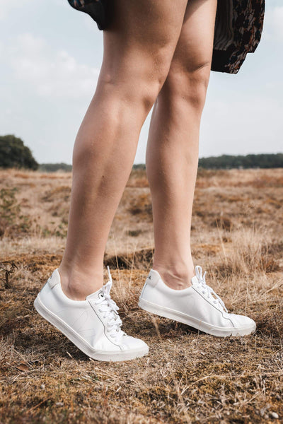 esplar leather sneaker extra white by Veja on thegreenlabels.com
