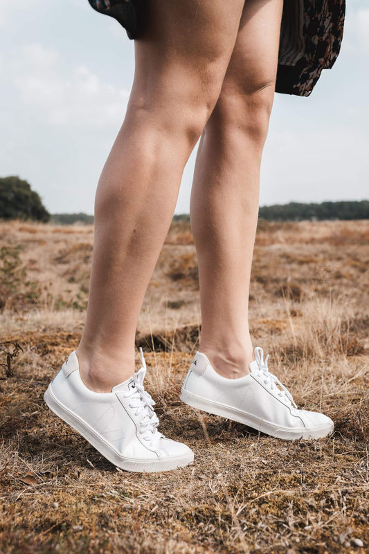 esplar leather sneaker extra white by Veja on thegreenlabels.com