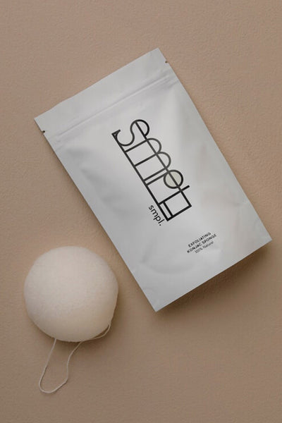 exfoliating konjac sponge by SMPL on thegreenlabels