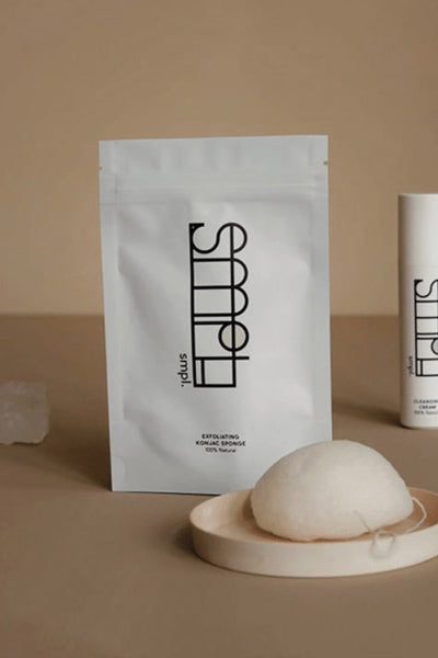 exfoliating konjac sponge by SMPL on thegreenlabels